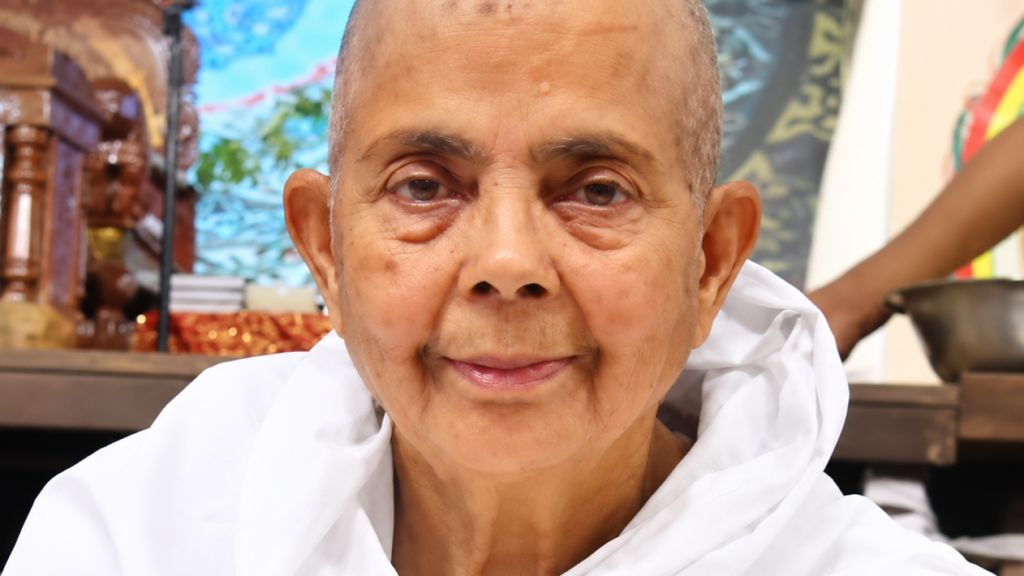 Kshullika Shri 105 Asarfimati Mataji - क्षुल्लिका श्री १०५ असर्फीमति माताजी (photo 2)