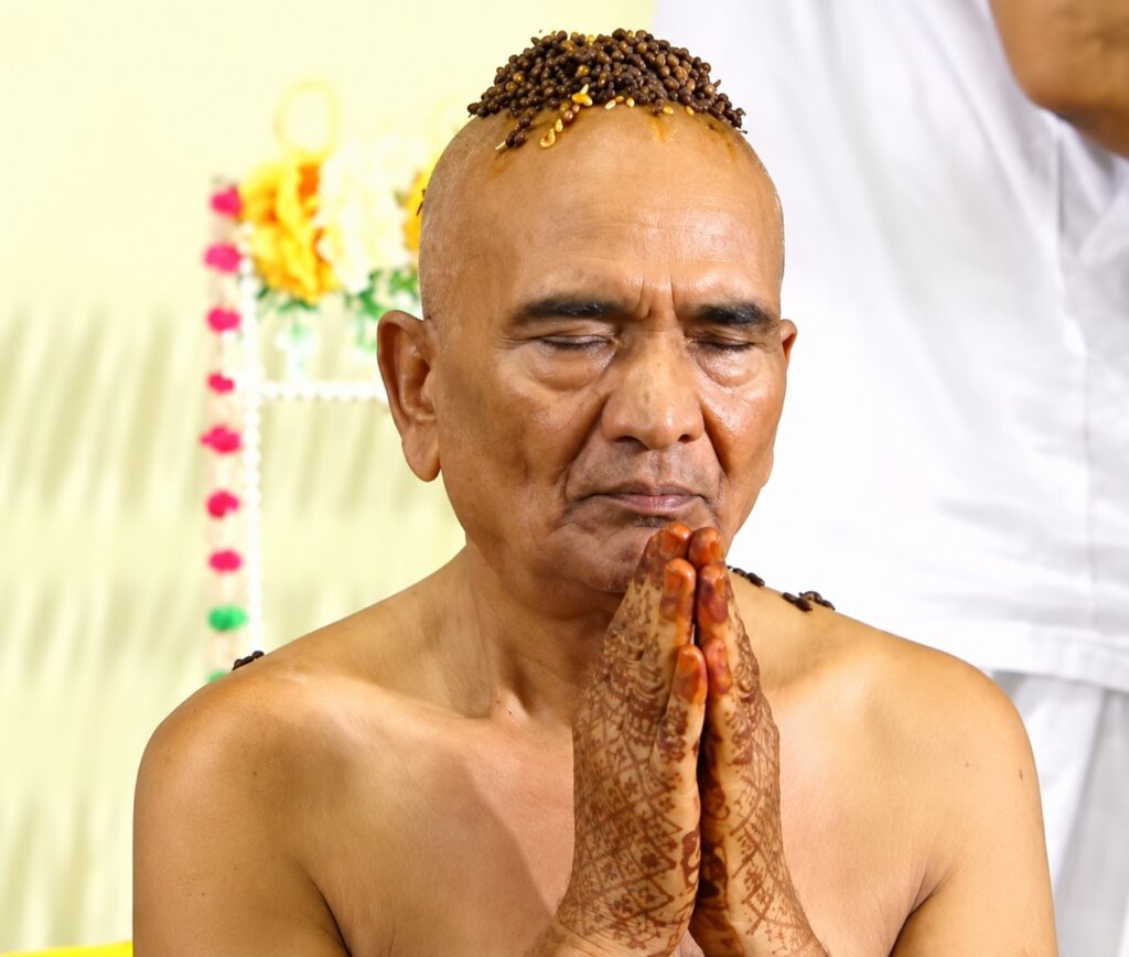 Muni Shri 108 Arjaysagarji Maharaj - मुनि श्री १०८ अर्जयसागरजी महाराज (photo 3)